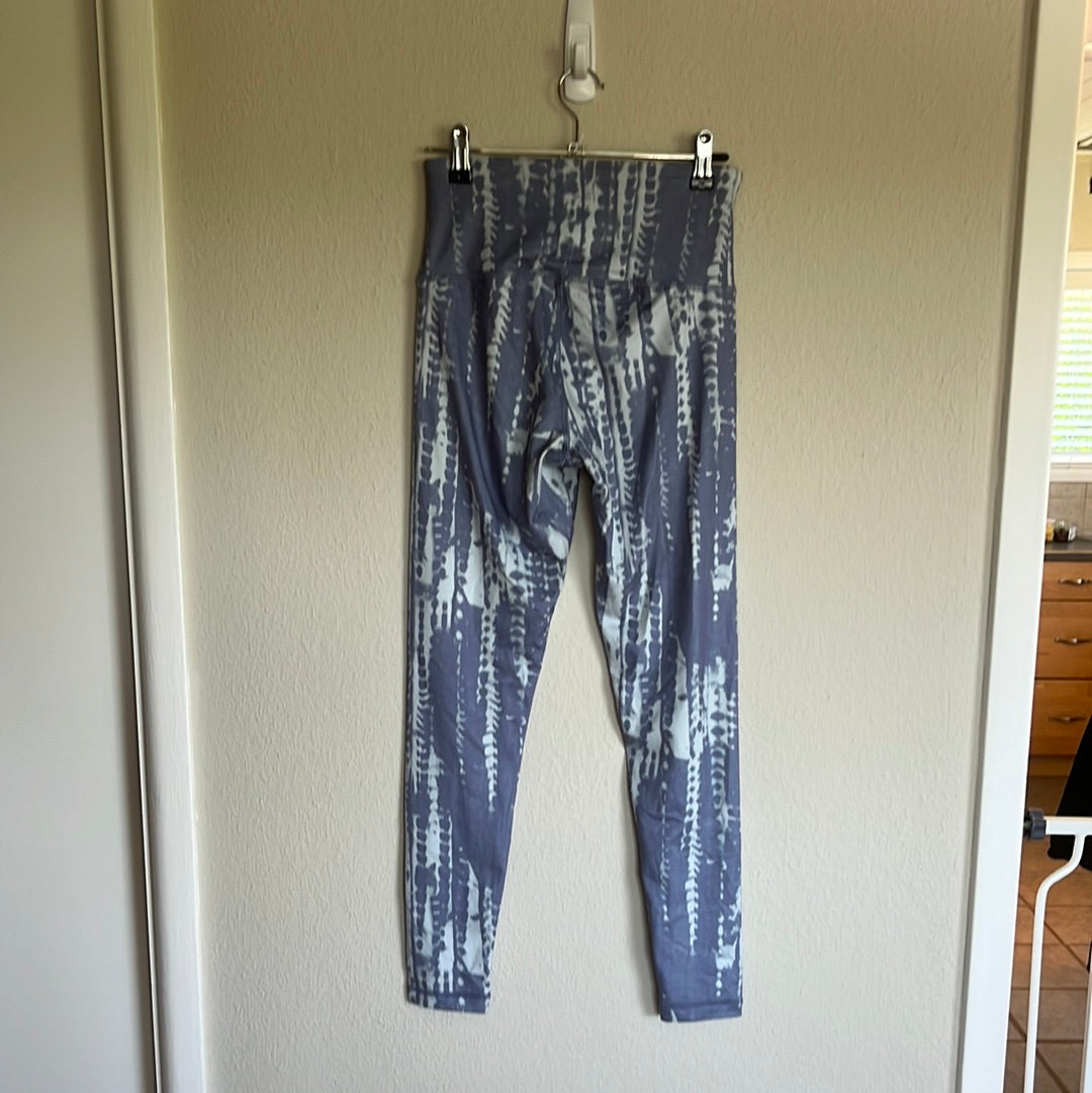 Active 8 leggings size small