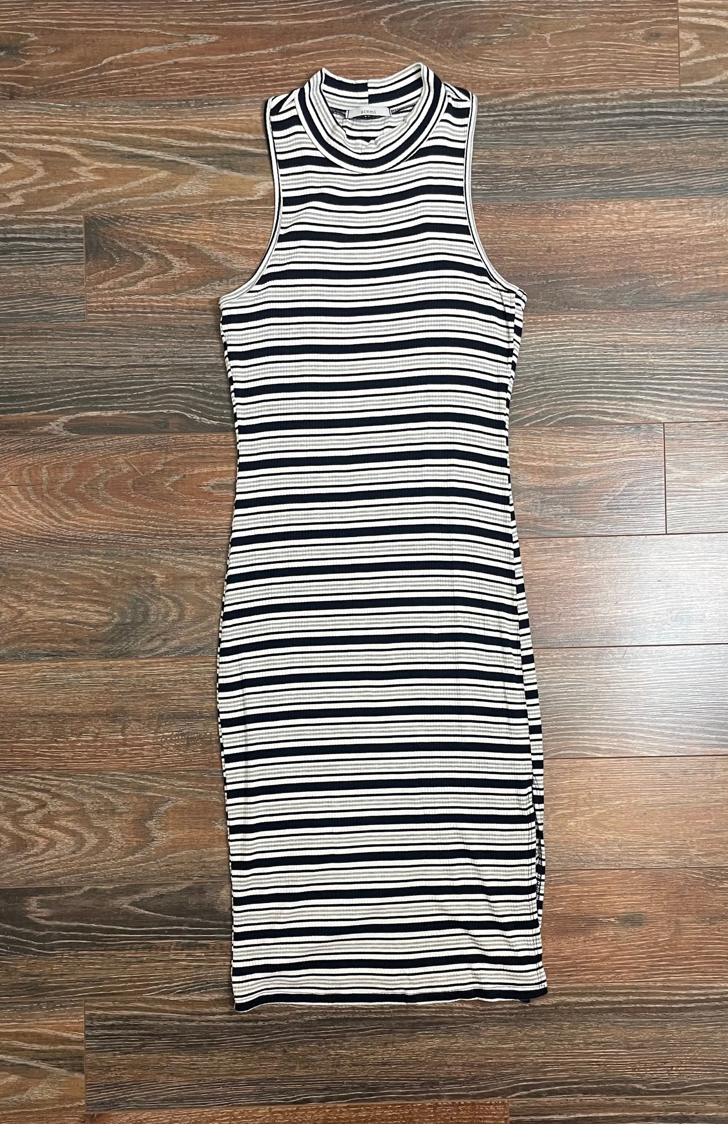 Acemi Stretchy Dress with side slit